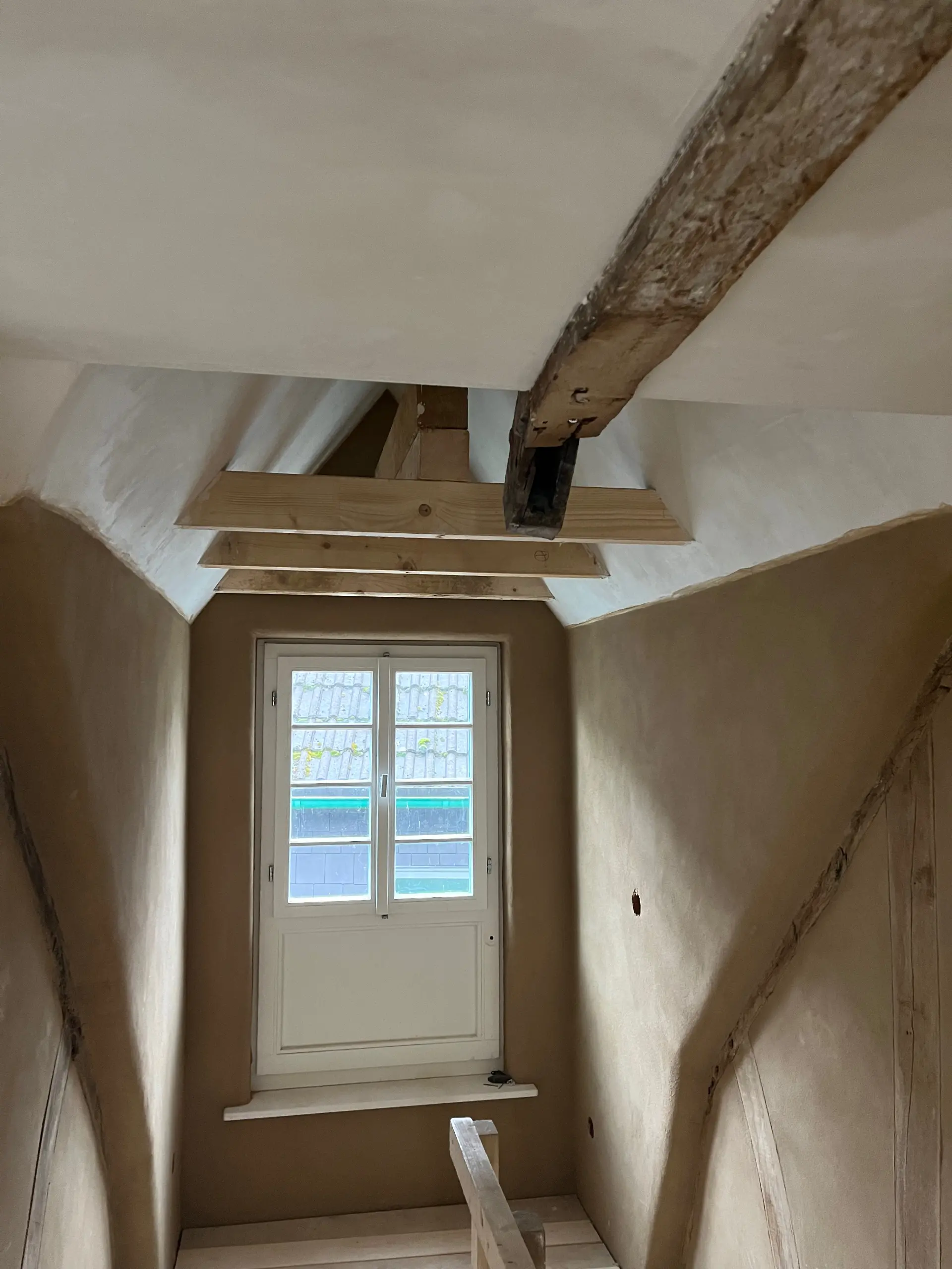 Präzise Lehmbauarbeiten am Munsterplatz in Remscheid Lennep durch Stuckateurmeister Alexander Leubner